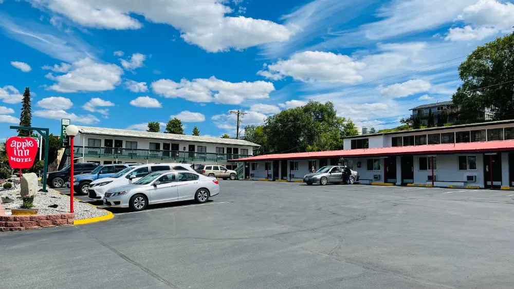 Apple Inn Motel hotel hero