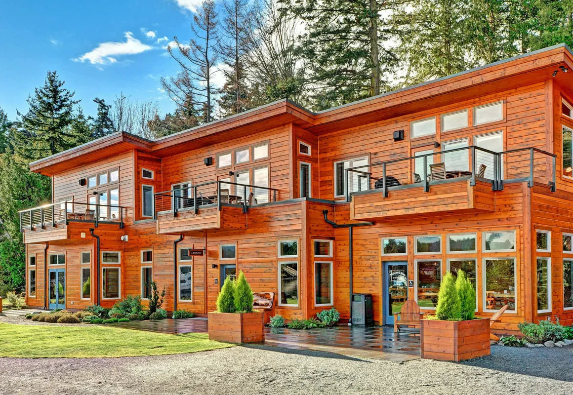 Snug Harbor Resort hotel hero