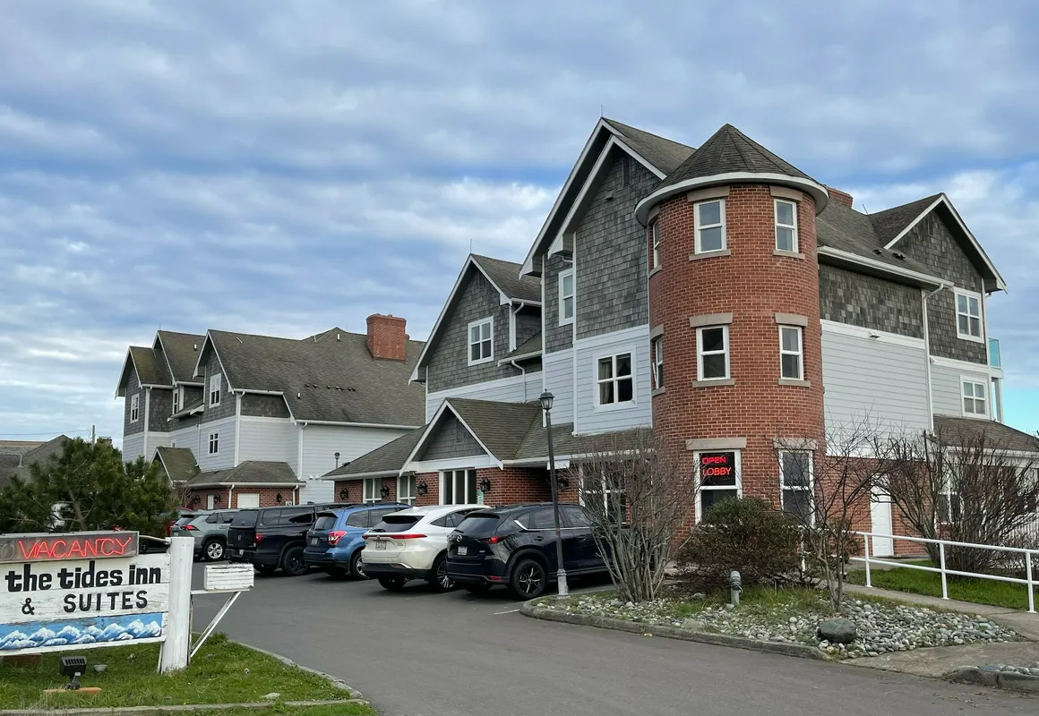 Tides Inn & Suites hotel hero