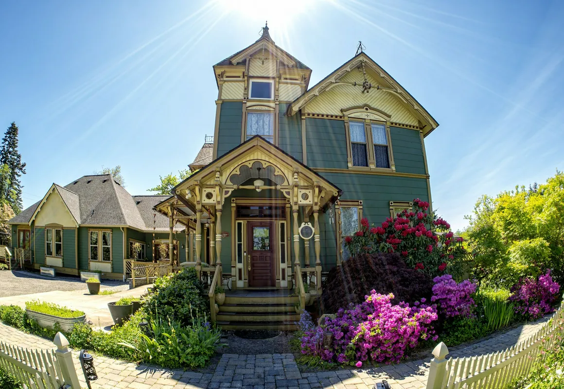 Swantown Inn hotel hero