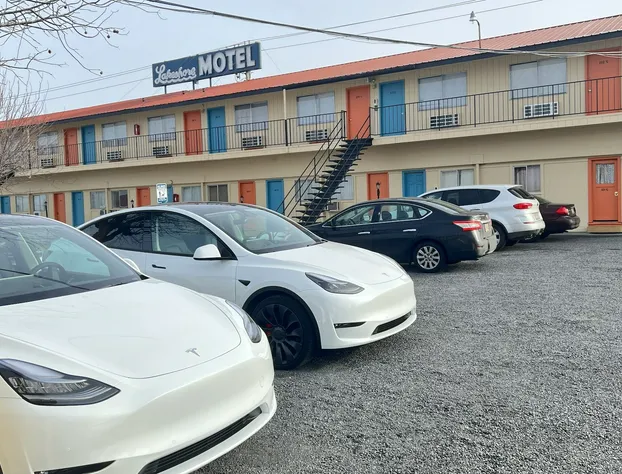 Lakeshore Inn Water Front hotel detail image 1