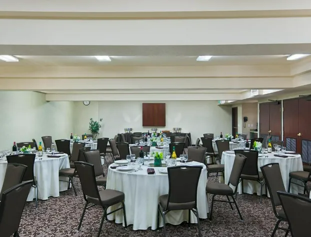 Oxford Suites Spokane Valley hotel detail image 4