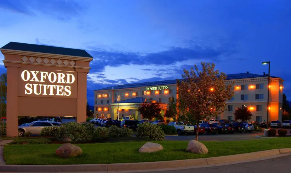 Oxford Suites Spokane Valley hotel hero
