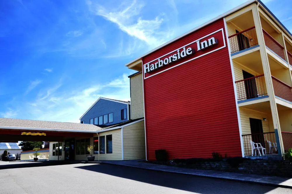 Harborside Inn hotel hero