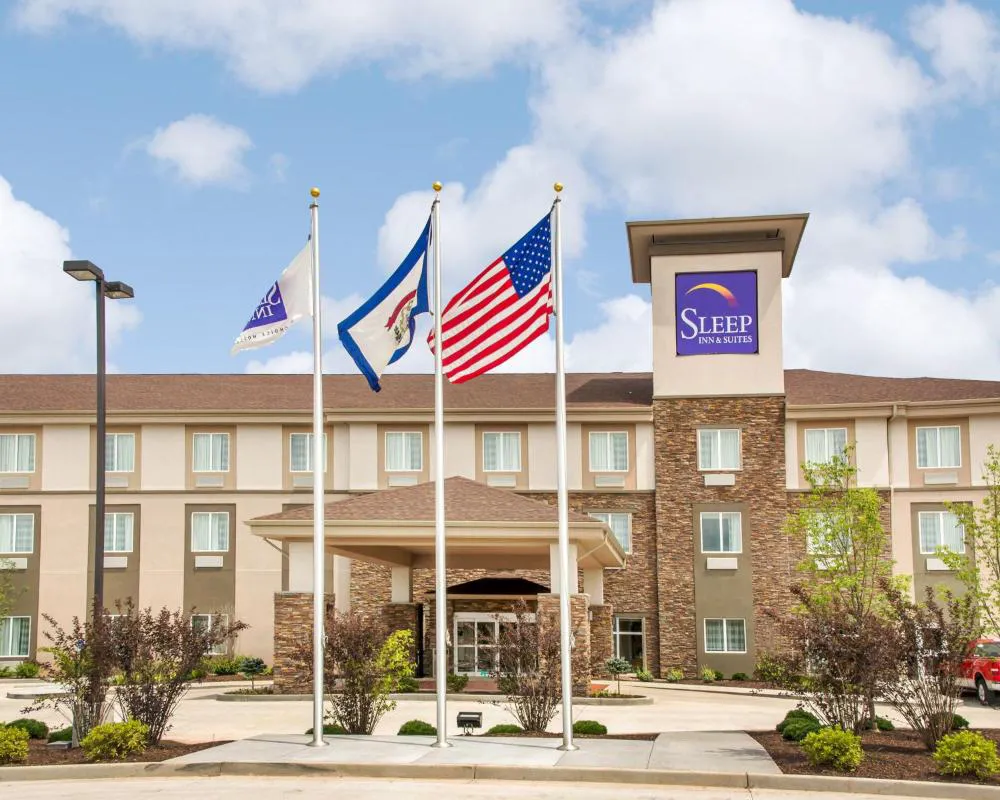 Sleep Inn & Suites hotel hero