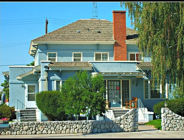 Sunnyside Inn Bed &Breakfast hotel detail image 1