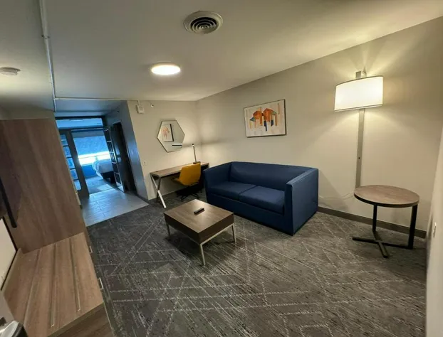 Holiday Inn Express & Suites Port Washington by IHG hotel detail image 3