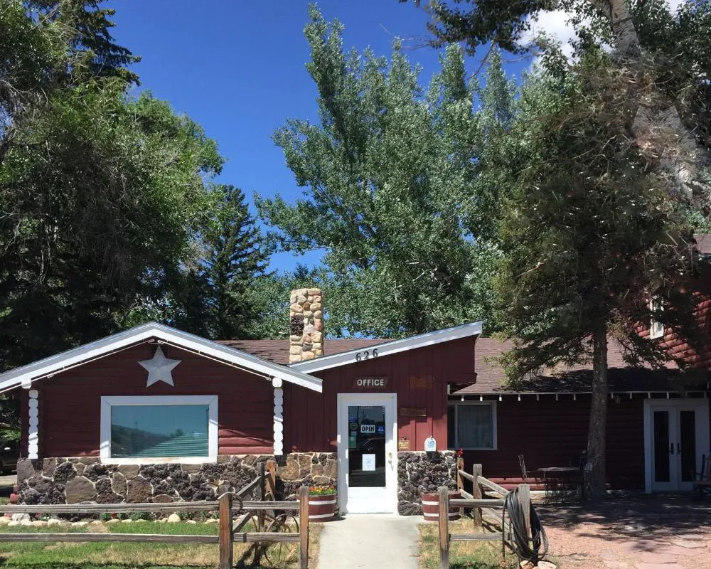 Z Bar Motel hotel hero