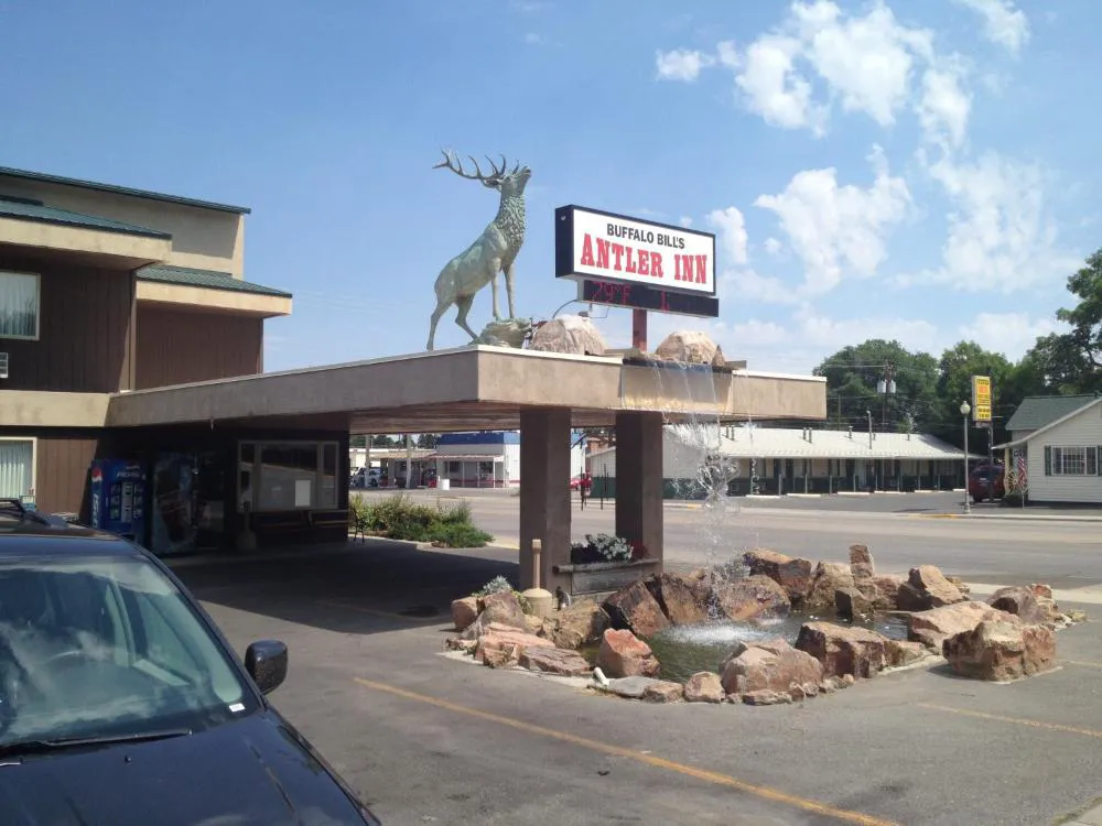 Buffalo Bill's Antlers Inn hotel hero