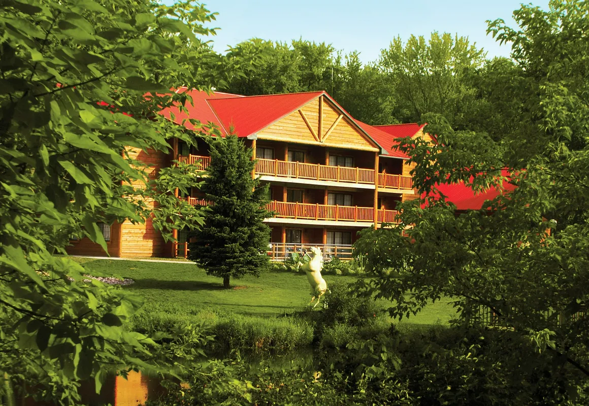 Meadowbrook Resort hotel hero