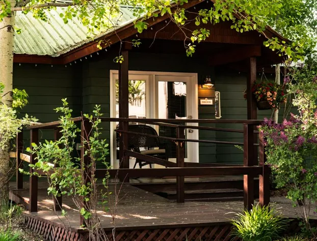 Huff House Inn and Cabins hotel detail image 3