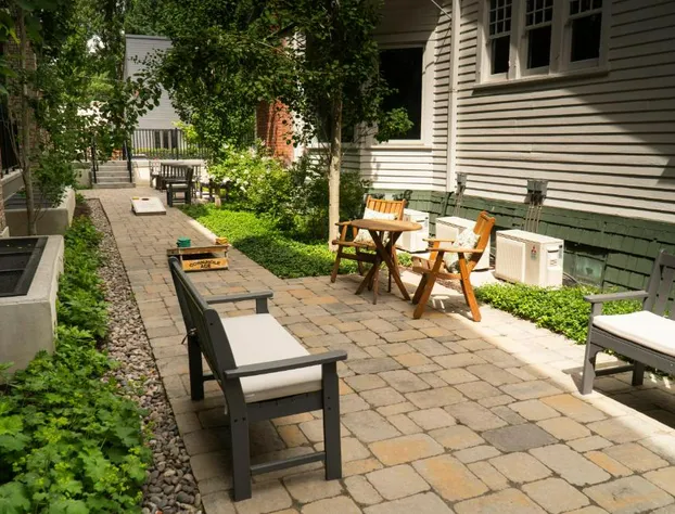 Huff House Inn and Cabins hotel detail image 4