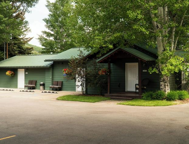 Huff House Inn and Cabins hotel detail image 1