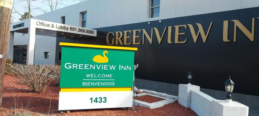 Greenview Inn Riverhead hotel hero