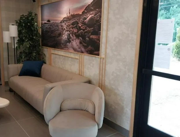 Greenview Inn Riverhead hotel detail image 4