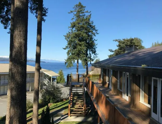 Beach Gardens Resort and Marina hotel detail image 2