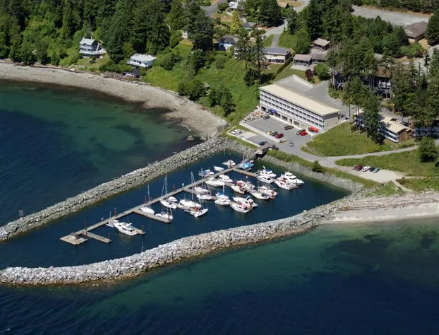 Beach Gardens Resort and Marina hotel detail image 3