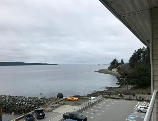 Beach Gardens Resort and Marina hotel detail image 4