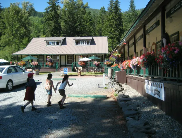 Whittaker's Motel & Historic Bunkhouse hotel detail image 4