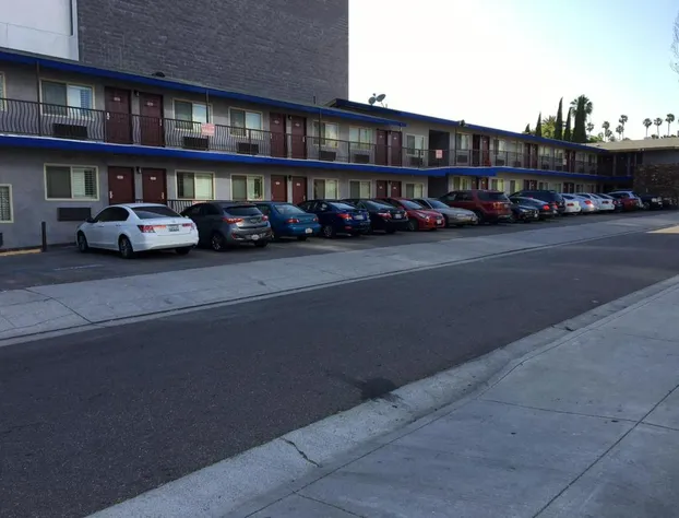 Hollywood Palms Inn and Suites hotel detail image 3