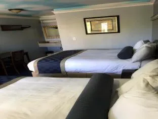 Hollywood Palms Inn and Suites hotel detail image 4