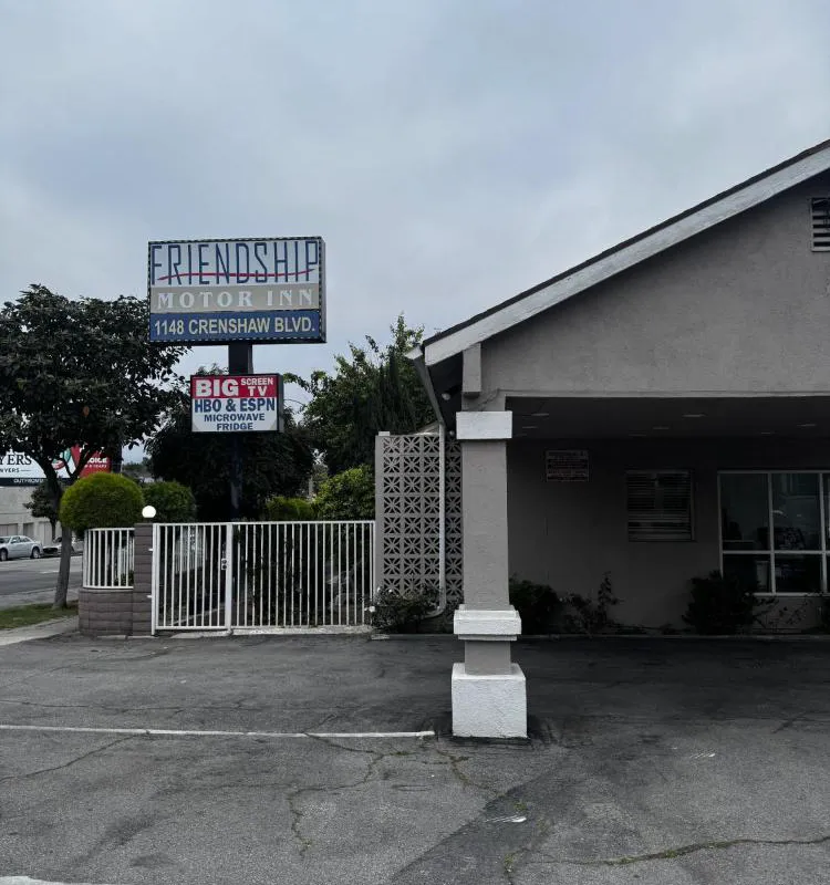 Friendship Motor Inn hotel hero