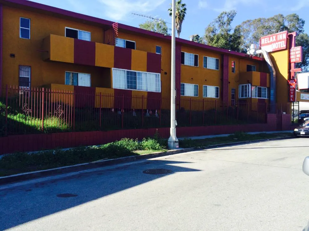 Relax Inn Motel hotel hero