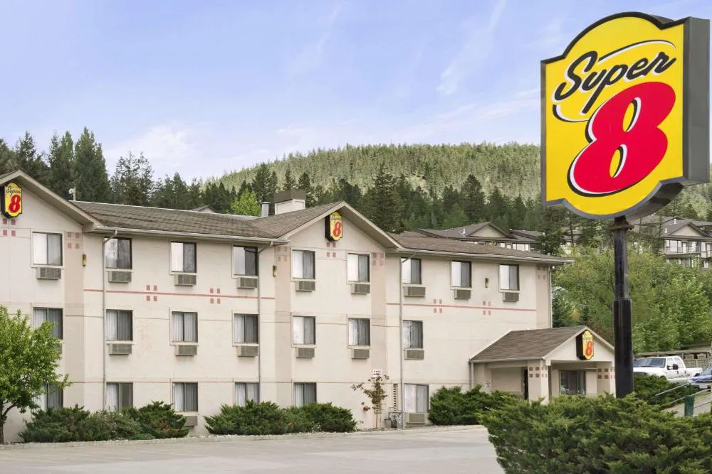 Super 8 by Wyndham Williams Lake BC hotel hero