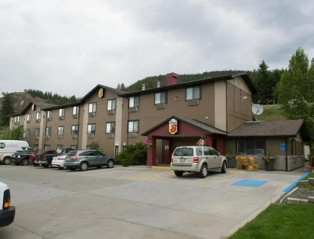 Super 8 by Wyndham Williams Lake BC hotel detail image 1