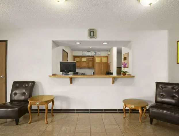 Super 8 by Wyndham Williams Lake BC hotel detail image 3