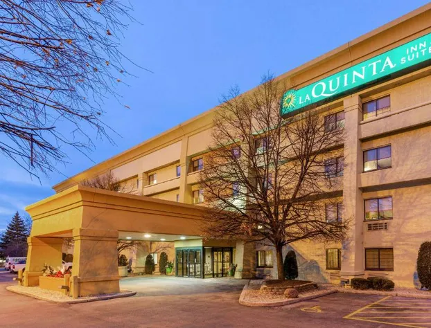 La Quinta Inn & Suites by Wyndham Chicago Tinley Park hotel detail image 1