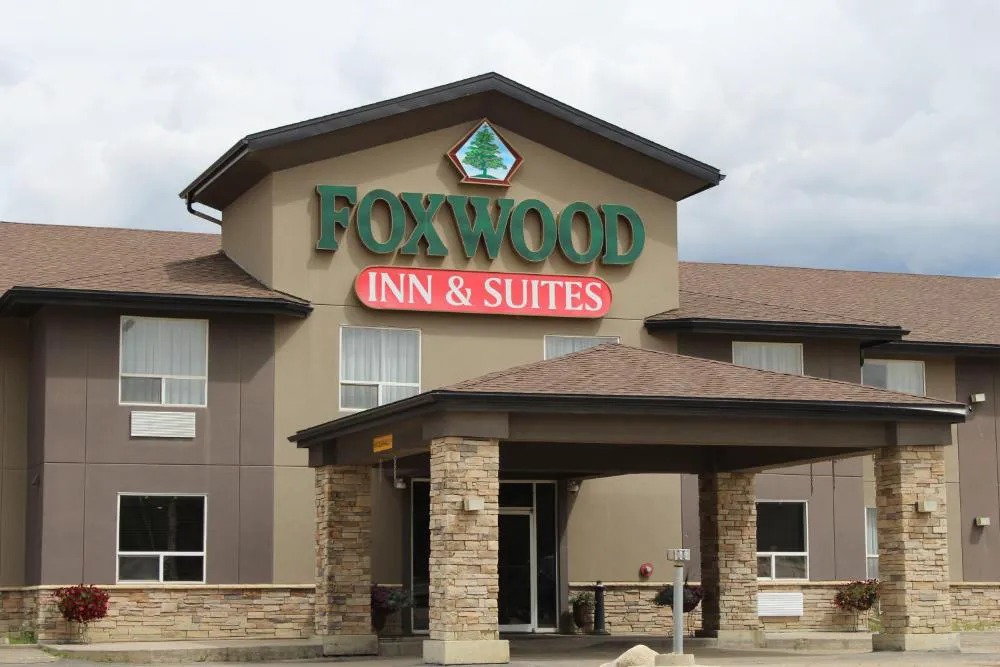 Foxwood Inn & Suites hotel hero