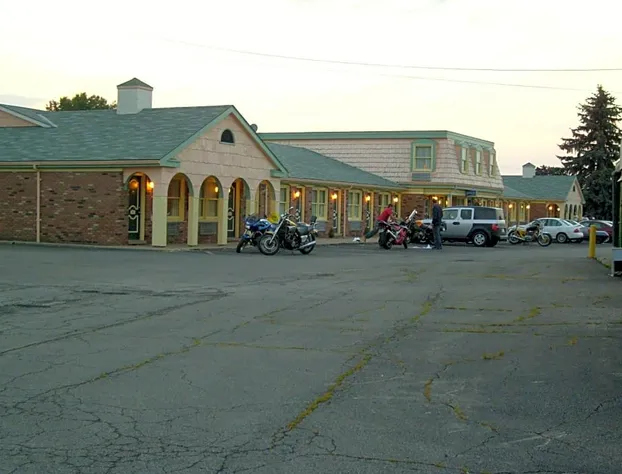 Relax Inn - Shelby hotel detail image 2