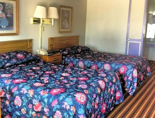 Relax Inn - Shelby hotel detail image 4