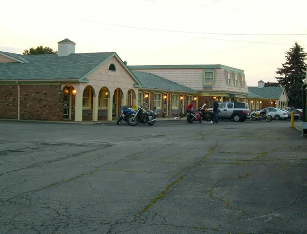 Relax Inn - Shelby hotel detail image 1