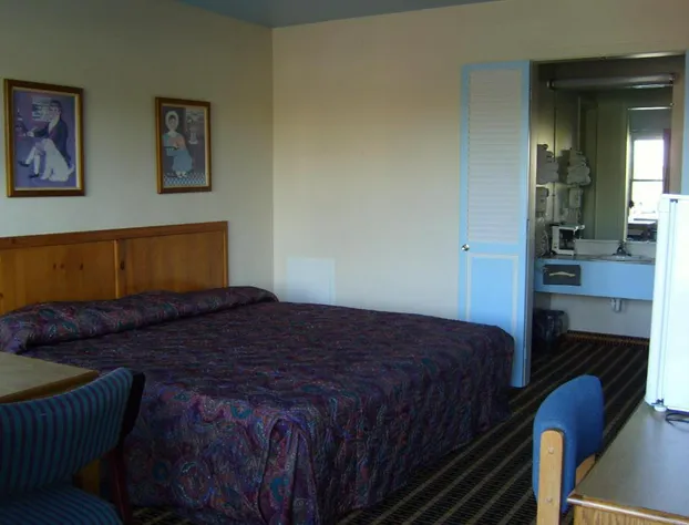 Relax Inn - Shelby hotel detail image 4