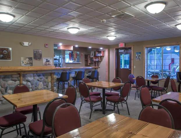 Deer Valley Lodge & Golf hotel detail image 4