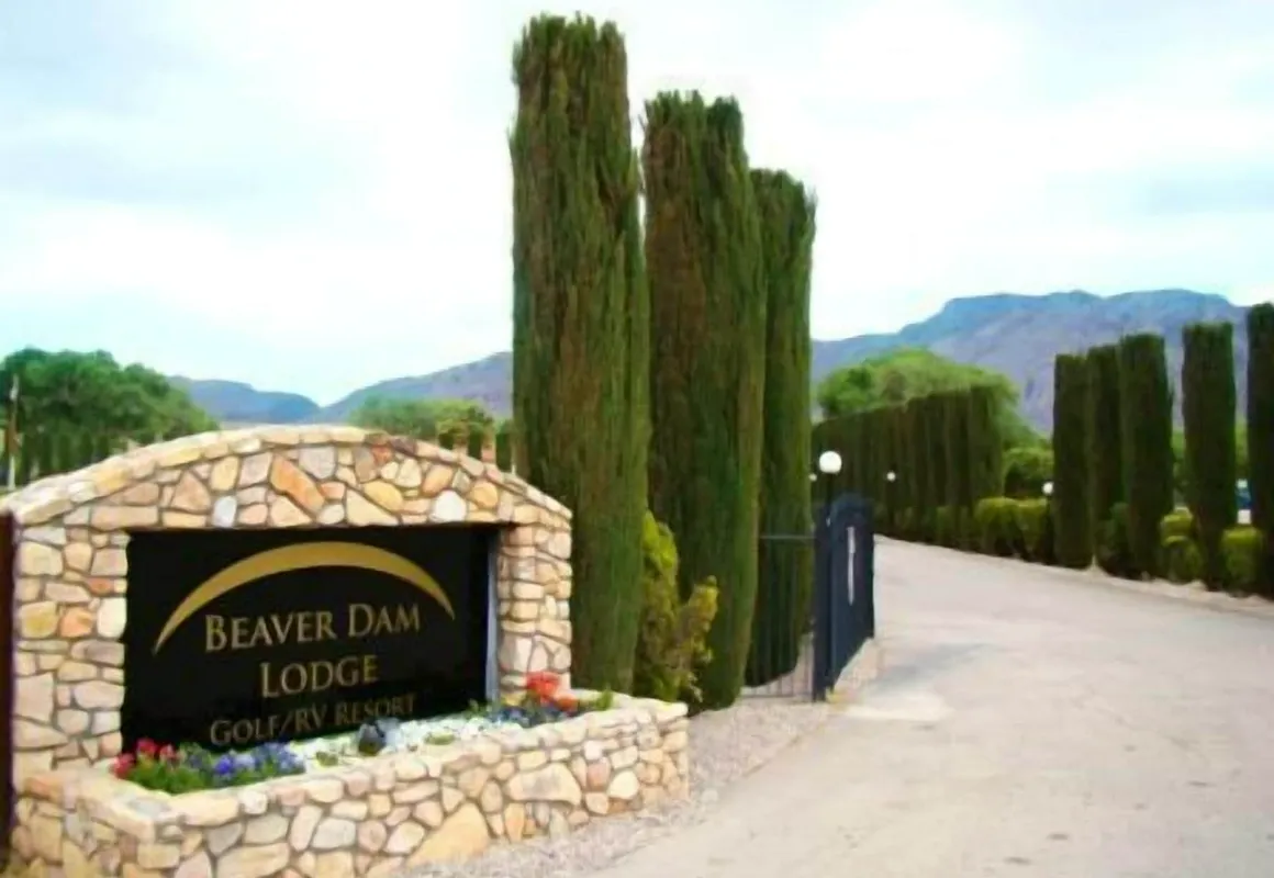 Beaver Dam Lodge hotel hero