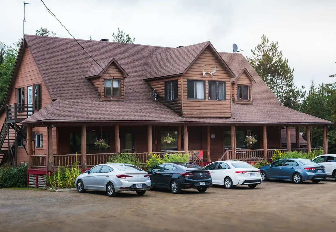 L'Auberge Refuge du Trappeur Inn hotel hero