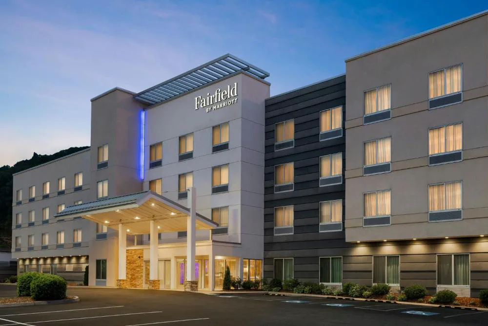 Fairfield Inn & Suites Bristol hotel hero