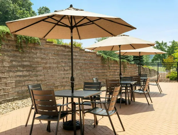 Fairfield Inn & Suites Bristol hotel detail image 4