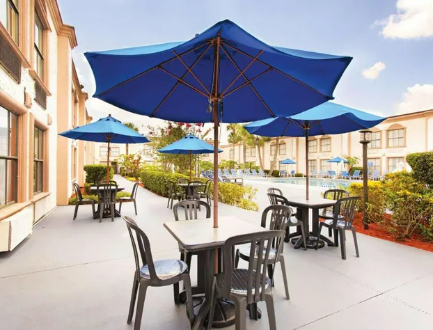 La Quinta Inn by Wyndham Orlando International Drive North hotel detail image 4