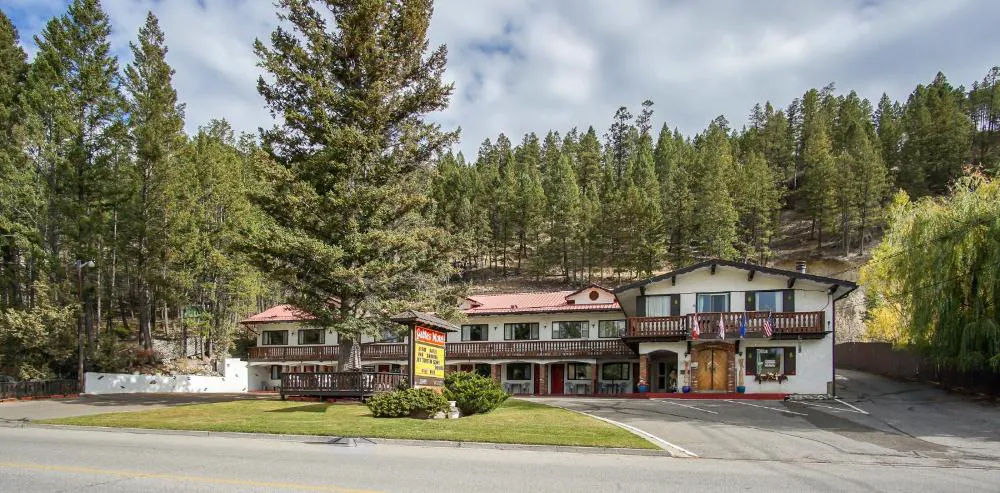 Gables Motel hotel hero