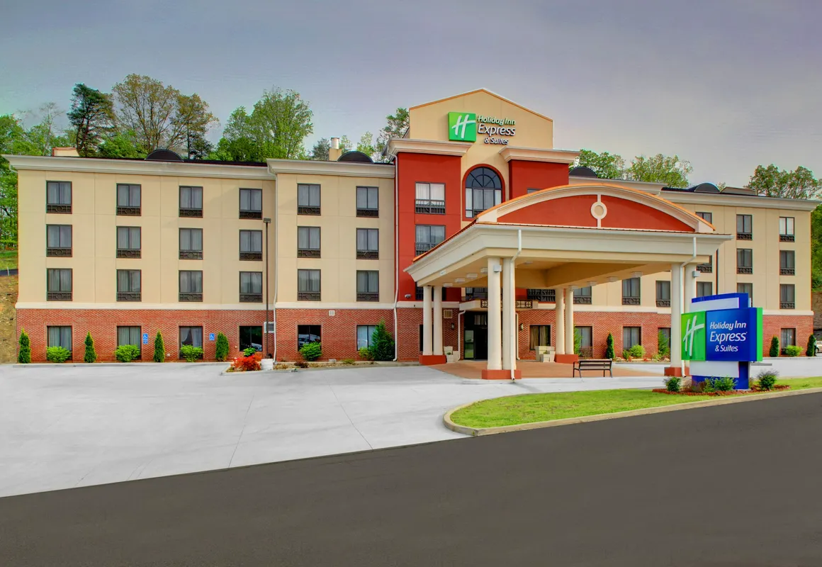 Holiday Inn Express Hotel & Suites Cross Lanes by IHG hotel hero