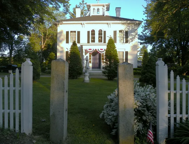Homeport Inn and Tavern hotel detail image 2