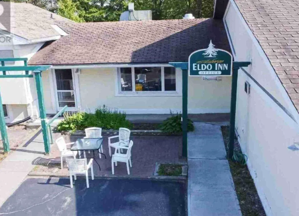 Auberge Eldo Inn hotel hero