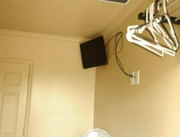 Camelot Inn at Honeyville hotel detail image 4