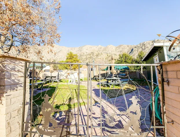 The Kern Lodge hotel detail image 3