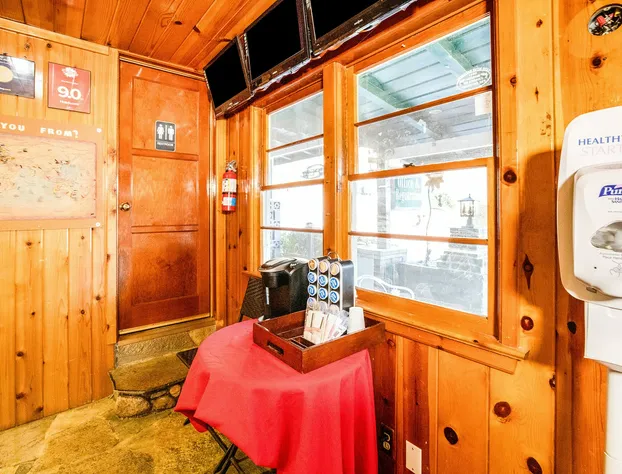 The Kern Lodge hotel detail image 4