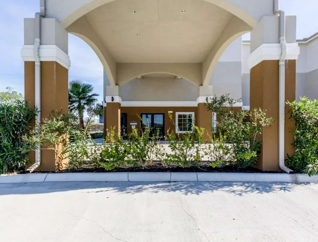 Super 8 by Wyndham Kenedy hotel detail image 1